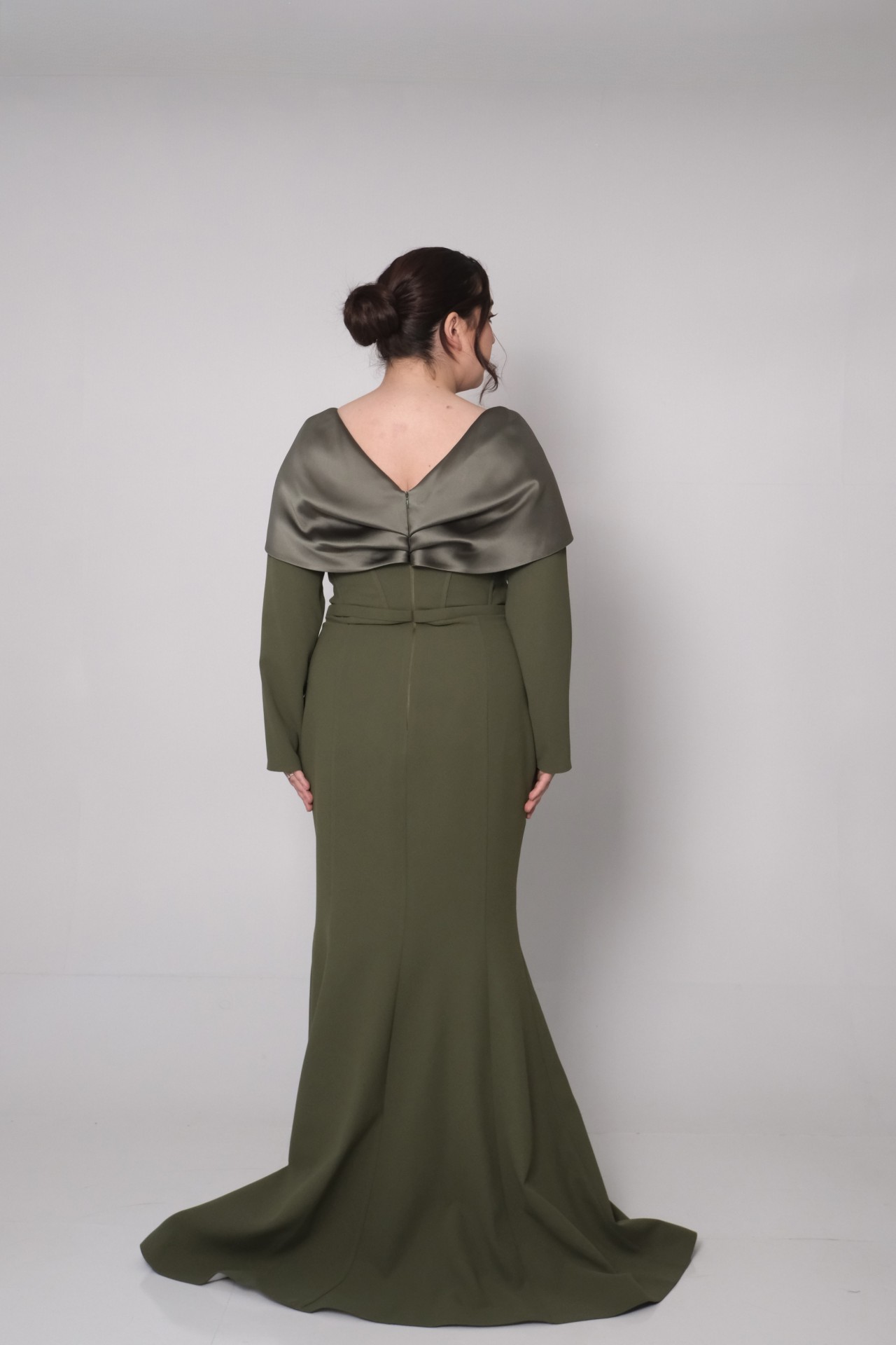 Celestia olive green back